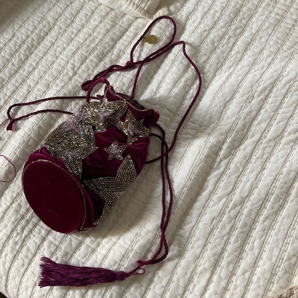 From St. Xavier purse - Picture 1 of 3